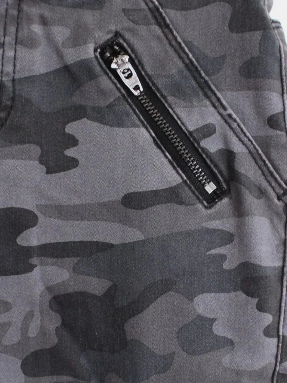 JUSTICE Girls size 18 plus Gray Cargo Camouflage Pants Stretch EUC